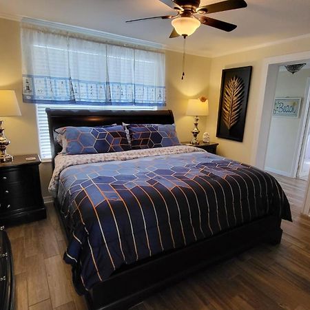 Spacious Beach House Unit,Beautifully Furnished 2 Bed 2Bath./2Min.Walk To Beach Clearwater Beach Eksteriør bilde