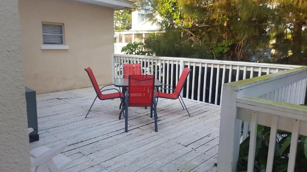 Spacious Beach House Unit,Beautifully Furnished 2 Bed 2Bath./2Min.Walk To Beach Clearwater Beach Eksteriør bilde