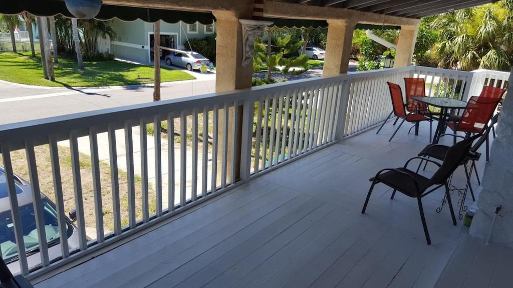 Spacious Beach House Unit,Beautifully Furnished 2 Bed 2Bath./2Min.Walk To Beach Clearwater Beach Eksteriør bilde