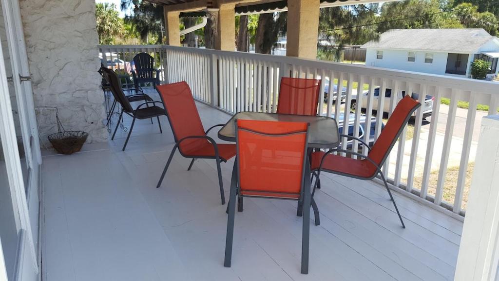 Spacious Beach House Unit,Beautifully Furnished 2 Bed 2Bath./2Min.Walk To Beach Clearwater Beach Eksteriør bilde