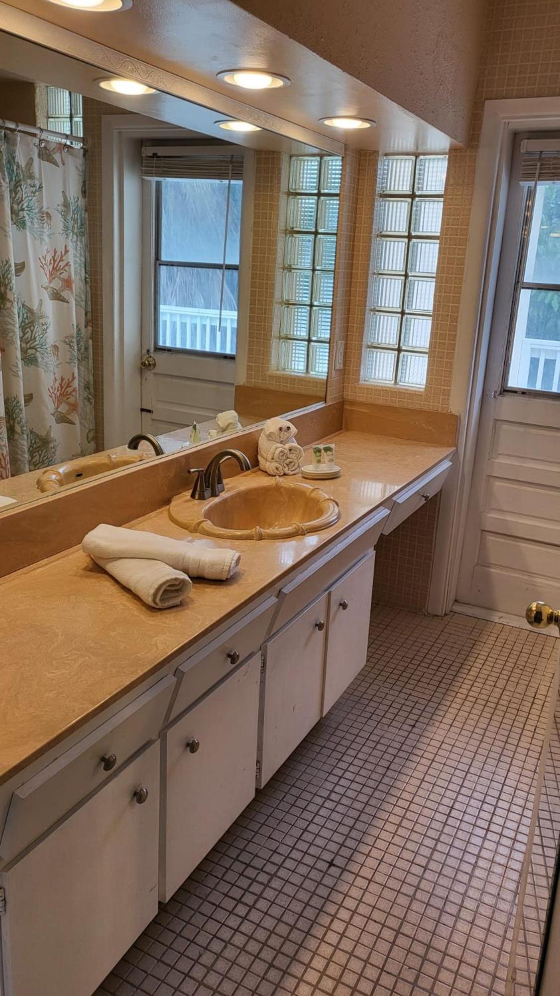 Spacious Beach House Unit,Beautifully Furnished 2 Bed 2Bath./2Min.Walk To Beach Clearwater Beach Eksteriør bilde